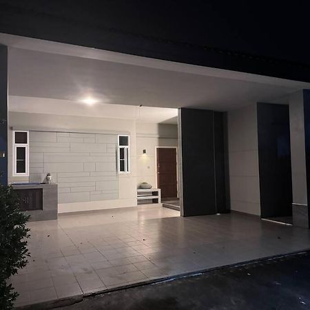 Panalee Banna Village独栋东区3卧室别墅远离尘嚣静谧之王 Nong Prue Luaran gambar