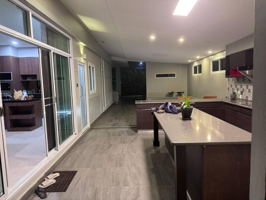 Panalee Banna Village独栋东区3卧室别墅远离尘嚣静谧之王 Nong Prue Luaran gambar